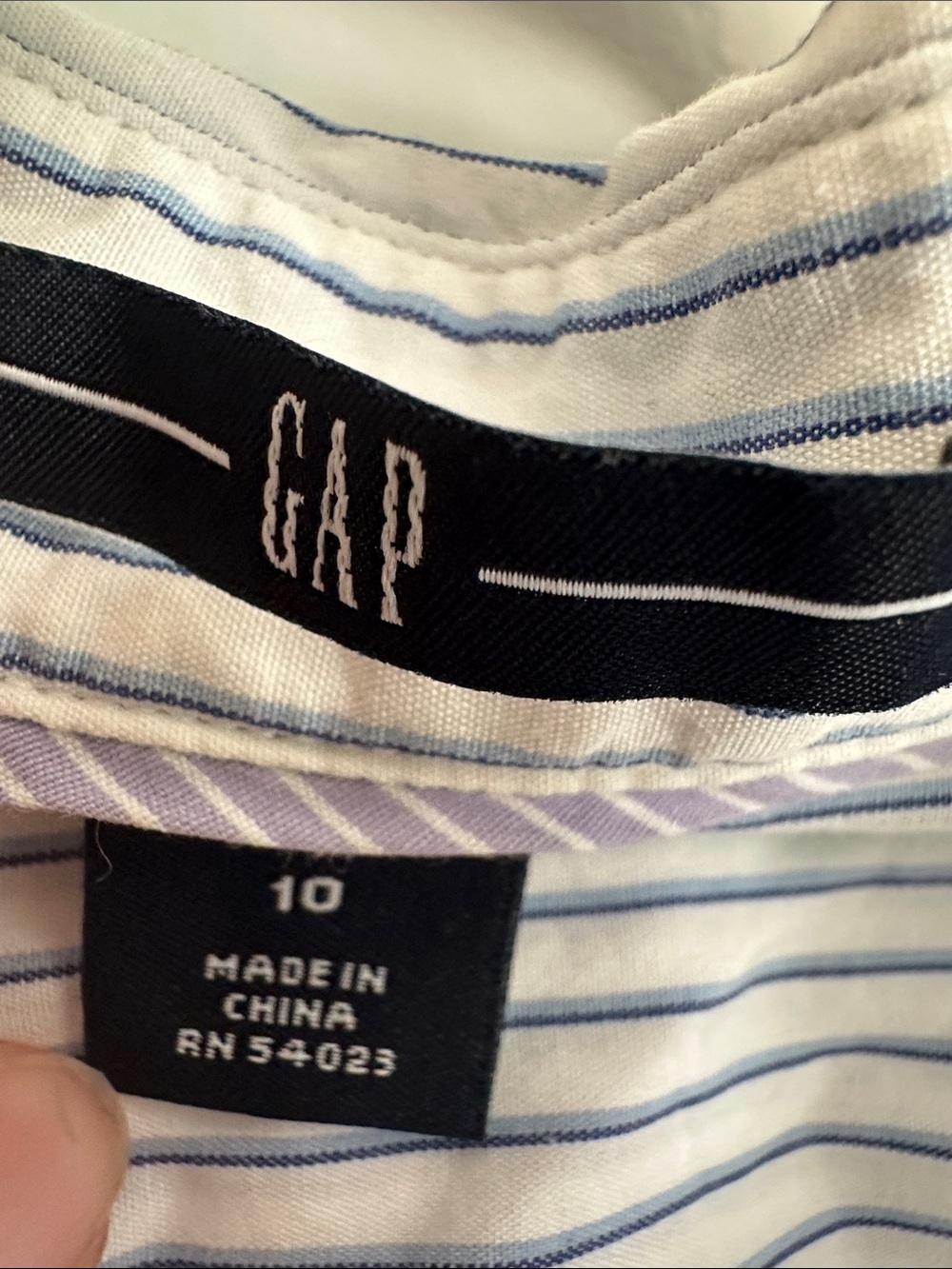 GAP Women’s White Button-Down Shirt with Blue and black Stripes - Picture 2 of 8